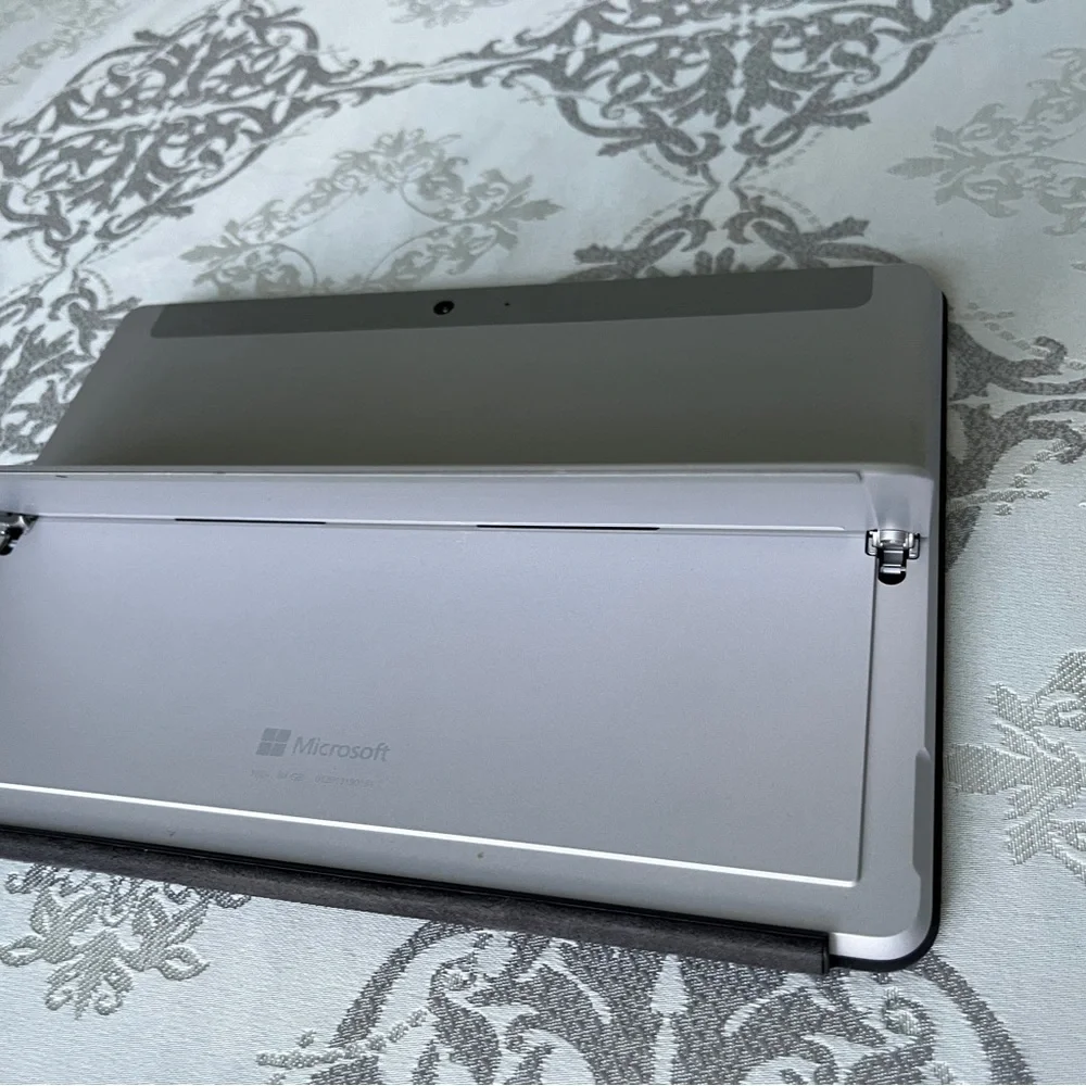 Microsoft Surface Go